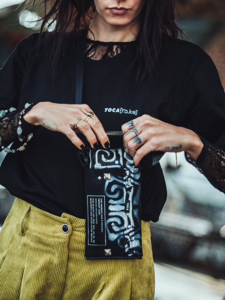 ReDesign: TOCA Smart Pouch X Sarritah