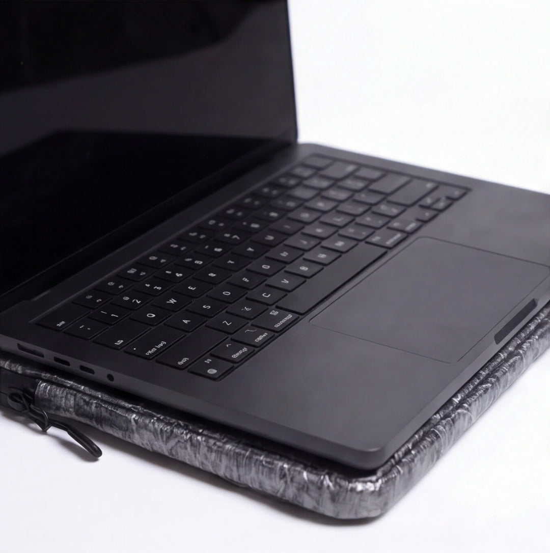 TOCA Shield Laptop Sleeve (14”) – Mit Dyneema® und beidseitiger RF-Abschirmung