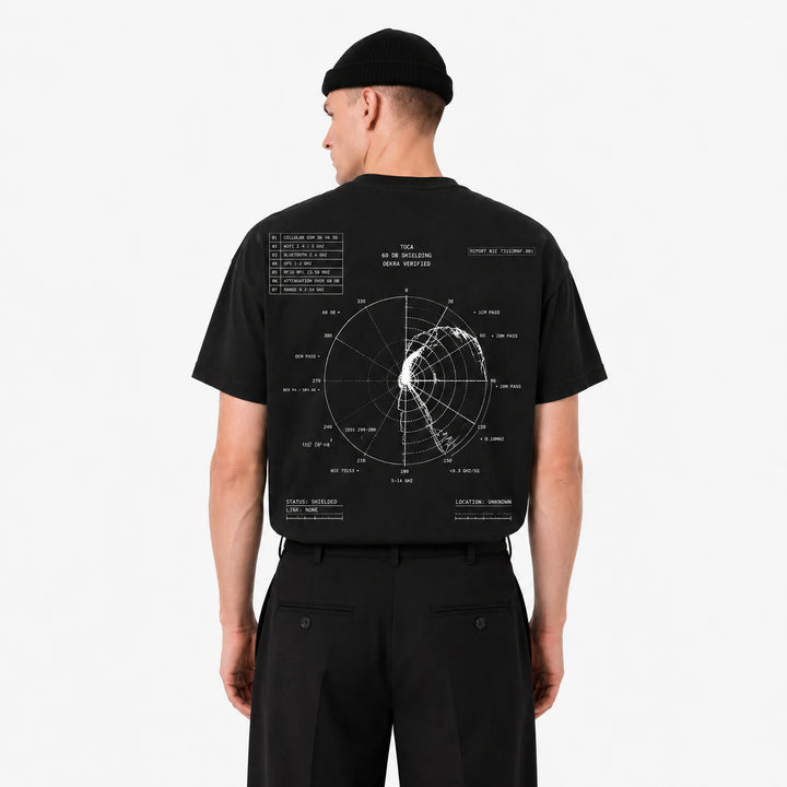 TOCA Signal Tee | Schwarzes T-Shirt mit Abschirmdiagramm
