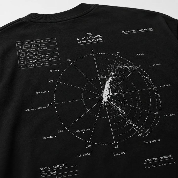 TOCA Signal Tee | Schwarzes T-Shirt mit Abschirmdiagramm